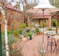 Albury Cottages - Whitsundays Accommodation
