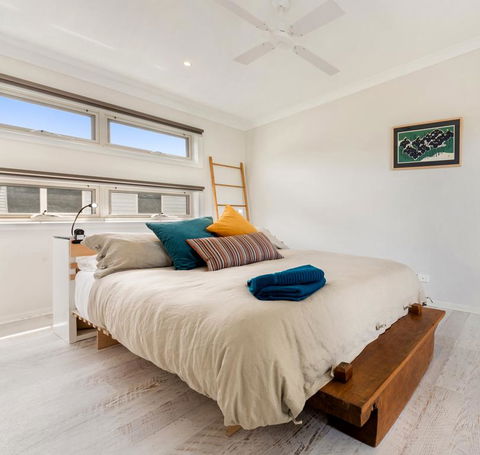 Alice's Palace, 2-minute Walk To Lifeguard Patrolled Surf Beach - Whitsundays Accommodation 0