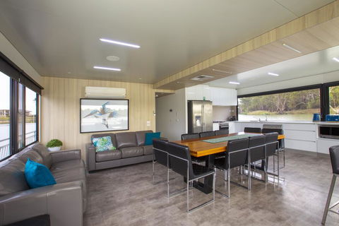 All Seasons Houseboats - Whitsundays Accommodation 3