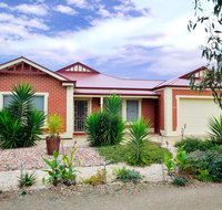 All Seasons Port Elliot Holiday House - Whitsundays Accommodation