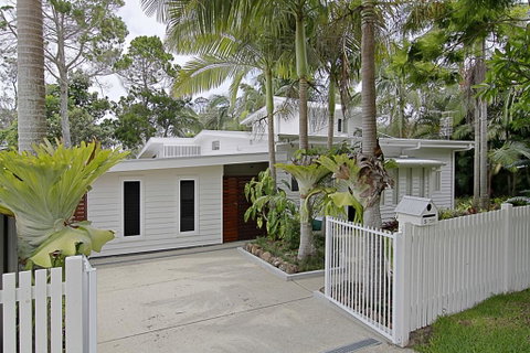 Allure - Whitsundays Accommodation 0