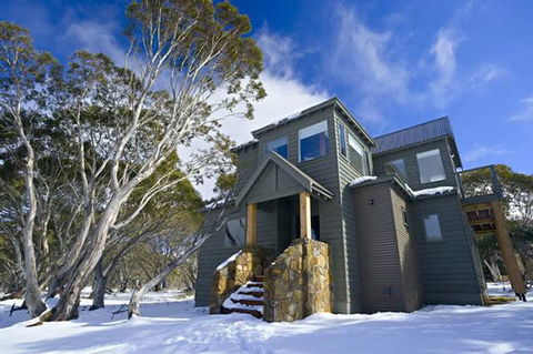 Alpenglow - Whitsundays Accommodation 0