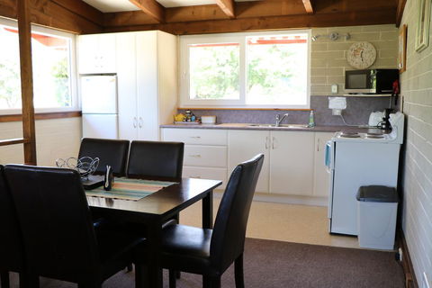 Alpenhorn Holiday Units - Whitsundays Accommodation 2