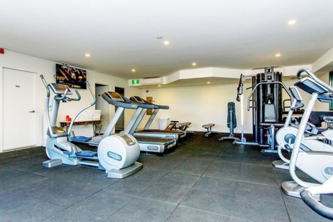 Alpha Hotel Canberra - Whitsundays Accommodation 2