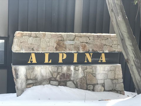 Alpina - Whitsundays Accommodation 0