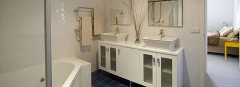 Alpine View Apartments - Whitsundays Accommodation 2