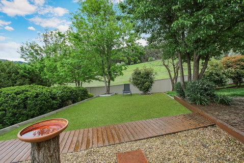 Alpine Vista - Short Walk To Town Centre - Whitsundays Accommodation 2