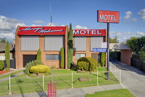 Always Welcome Motel - Whitsundays Accommodation 1