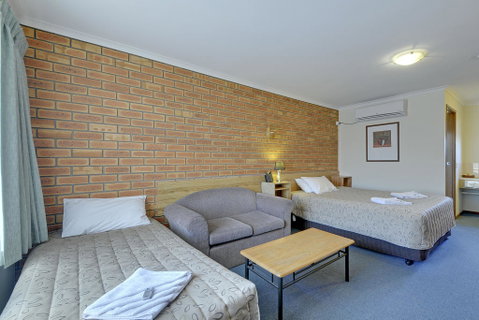Always Welcome Motel - Whitsundays Accommodation 0