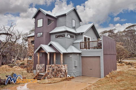 Alyeska - Whitsundays Accommodation 0