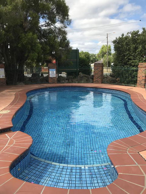 Alyn Motel - Whitsundays Accommodation 1