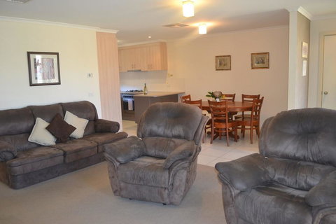 Amarco Mulwala - Whitsundays Accommodation 3