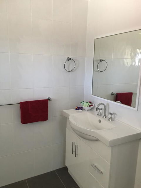 Amble Inn - Whitsundays Accommodation 2