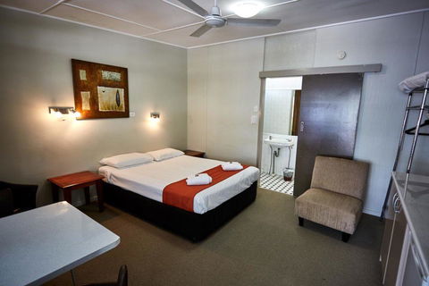 Anchorage Motor Inn - Whitsundays Accommodation 3