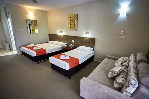 Anchorage Motor Inn - Whitsundays Accommodation 2