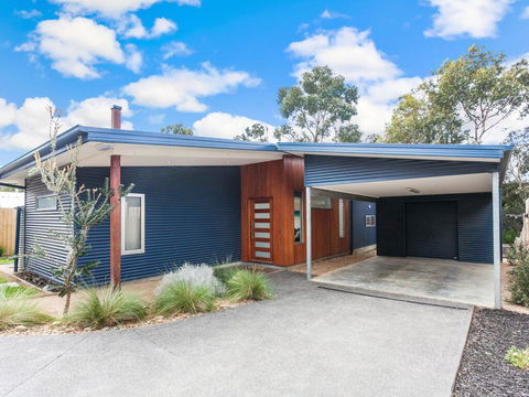ANGLE BY THE SEA - Anglesea - Whitsundays Accommodation 0