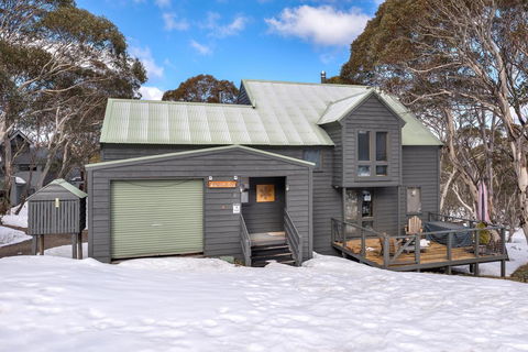 Aosta - Whitsundays Accommodation 0