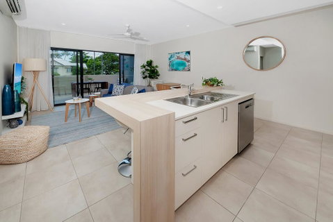 Apartment Close To The City Life On Lake 3 - Whitsundays Accommodation 3