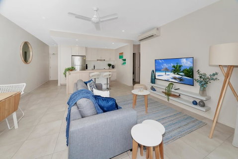 Apartment Close To The City Life On Lake 3 - Whitsundays Accommodation 0