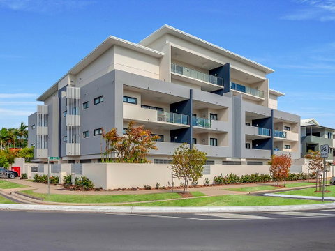 Apartment Close To The City Life On Lake 3 - Whitsundays Accommodation 1