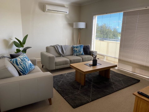 Apartment On Lake Terrace - Whitsundays Accommodation 2