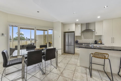 Apartment On Lake Terrace - Whitsundays Accommodation 1