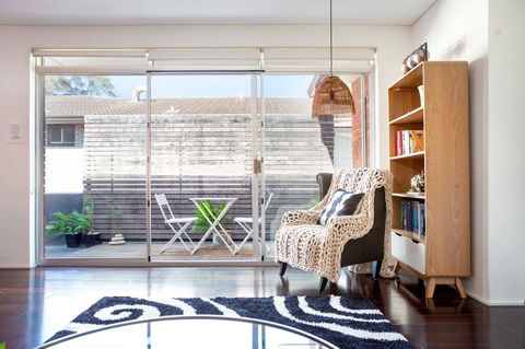 Apartment With Balcony And Parking Near Racecourse - Whitsundays Accommodation 2