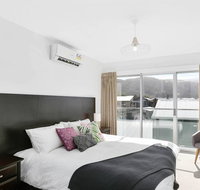 APOLLO 13 STUDIO - free wifi opposite beach - Whitsundays Accommodation
