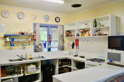 Apollo Bay Backpackers - Whitsundays Accommodation 3