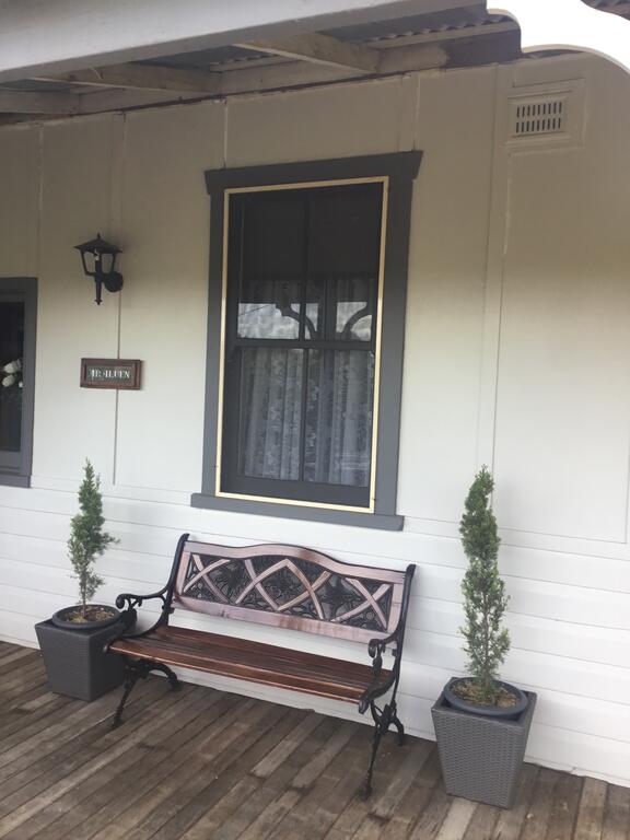 Gundagai NSW Whitsundays Accommodation
