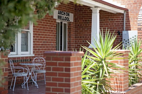 Arch On Mellool - Whitsundays Accommodation 1