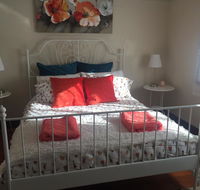 Art Deco Cottage - Whitsundays Accommodation