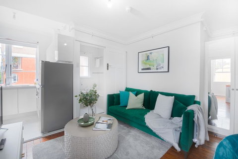 Art Deco Nook Around The Corner From Oxford St - Whitsundays Accommodation 0