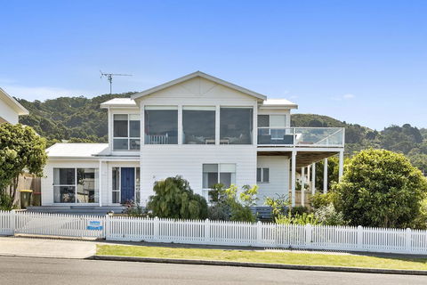 Art House - Whitsundays Accommodation 0