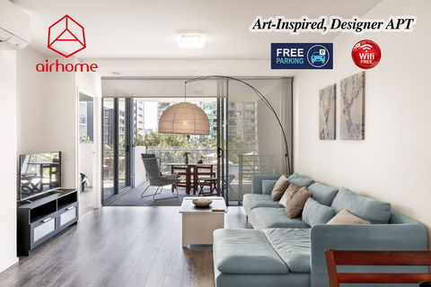 Art-Inspired, Designer APT In The Vibrant Area - Whitsundays Accommodation 0