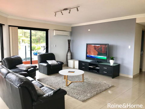 Ash Sienna - 2/49 Ash Street, Terrigal - Whitsundays Accommodation 3