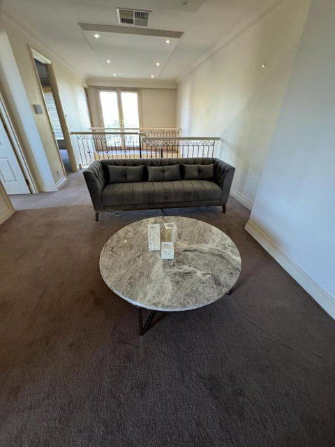 Luxurious Townhouse Retreat In Prestigious Brighton - Whitsundays Accommodation 2