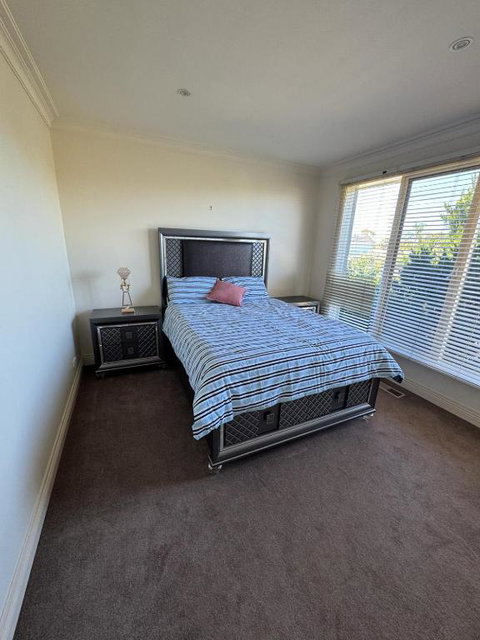 Luxurious Townhouse Retreat In Prestigious Brighton - Whitsundays Accommodation 3