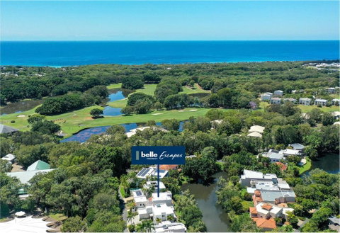 Luxury Lakeside Villa - Whitsundays Accommodation 0