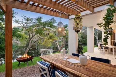 Luxury Lakeside Villa - Whitsundays Accommodation 1
