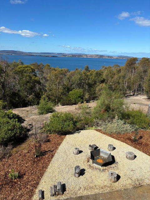 Luxury Ocean View Retreat - Whitsundays Accommodation 2