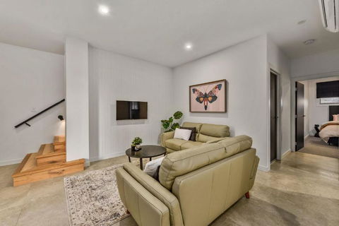 Luxury On Holland Kingston SE - Whitsundays Accommodation 3