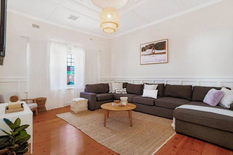 Maison La Plage Brighton - Whitsundays Accommodation 0