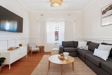Maison La Plage Brighton - Whitsundays Accommodation 3