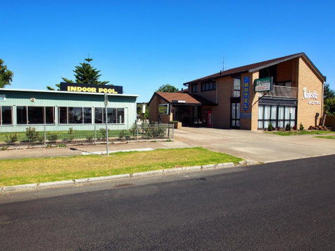 Majestic Motel - Whitsundays Accommodation 0