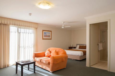 Mandarin Motel - Whitsundays Accommodation 2