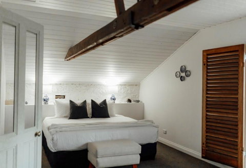 MARYBANK ESTATE - BARN LOFT - Whitsundays Accommodation 1