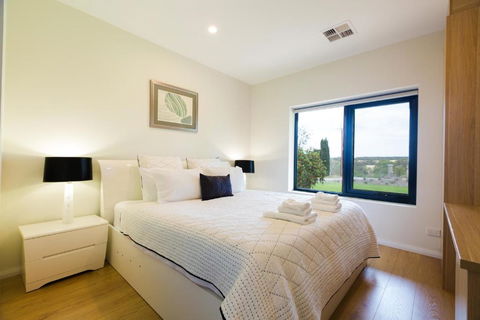 Mattner House Family Vacation Resort - Whitsundays Accommodation 1