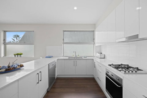 Meander - Port Noarlunga South - C21 SouthCoast Holidays - Whitsundays Accommodation 3