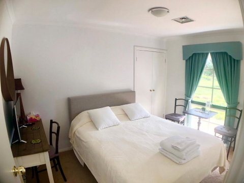Melbourne Garden Bed And Breakfast - Whitsundays Accommodation 2